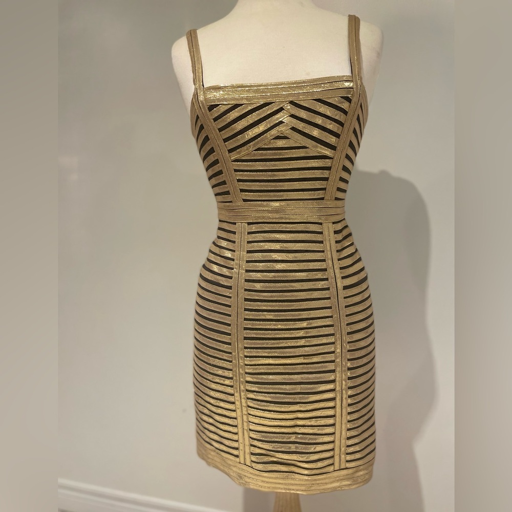 BCBGMaxAzria Bandage Bodycon strappy cocktail dress size 6 Hit up 2023 in style!